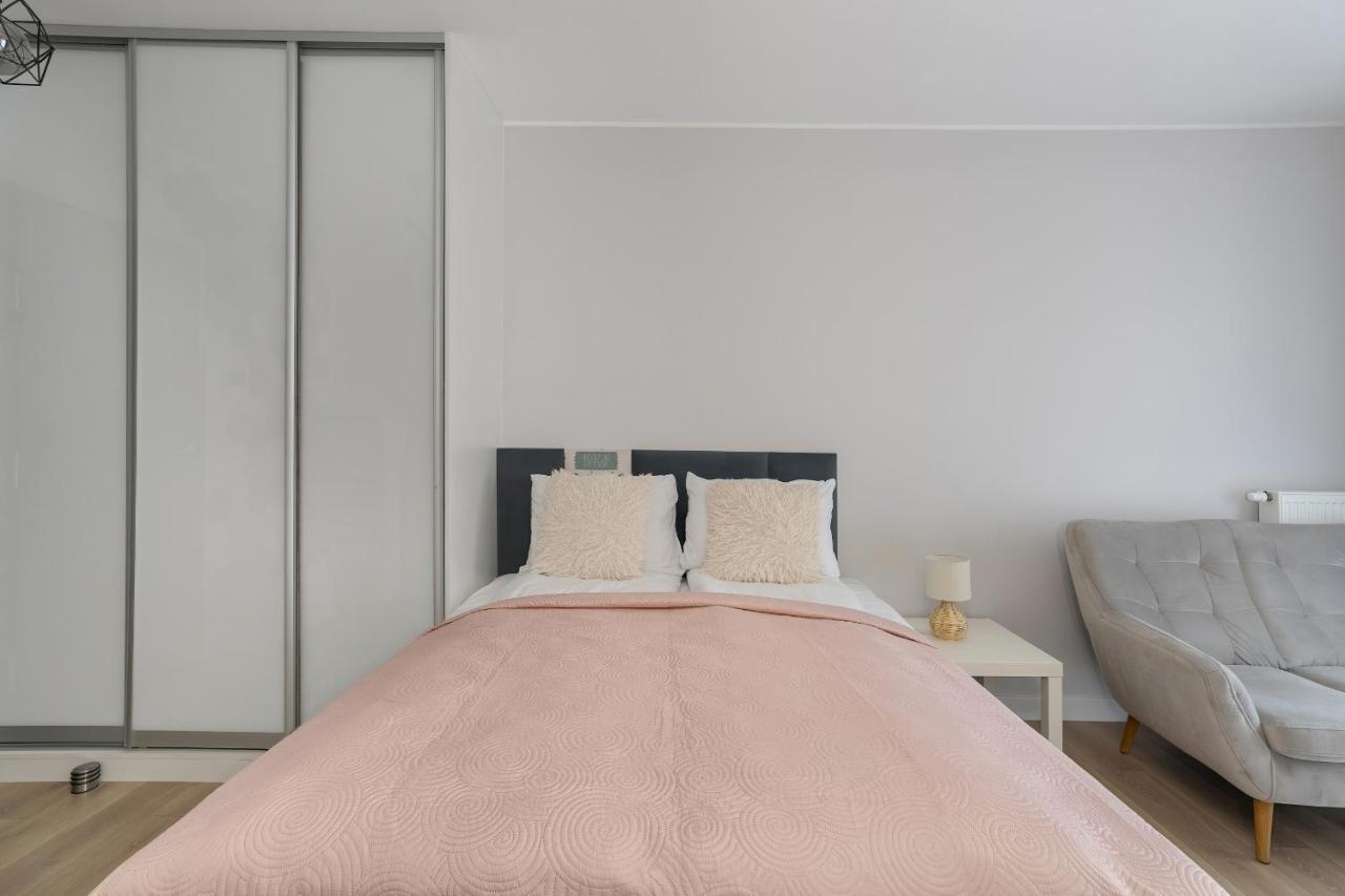 Stylish & Comfy Garbary Apartments With Parking By Noclegi Renters Poznań Buitenkant foto