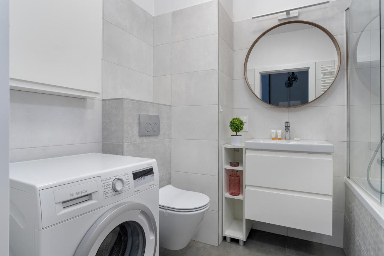Stylish & Comfy Garbary Apartments With Parking By Noclegi Renters Poznań Buitenkant foto