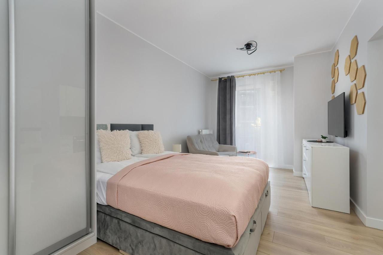 Stylish & Comfy Garbary Apartments With Parking By Noclegi Renters Poznań Buitenkant foto