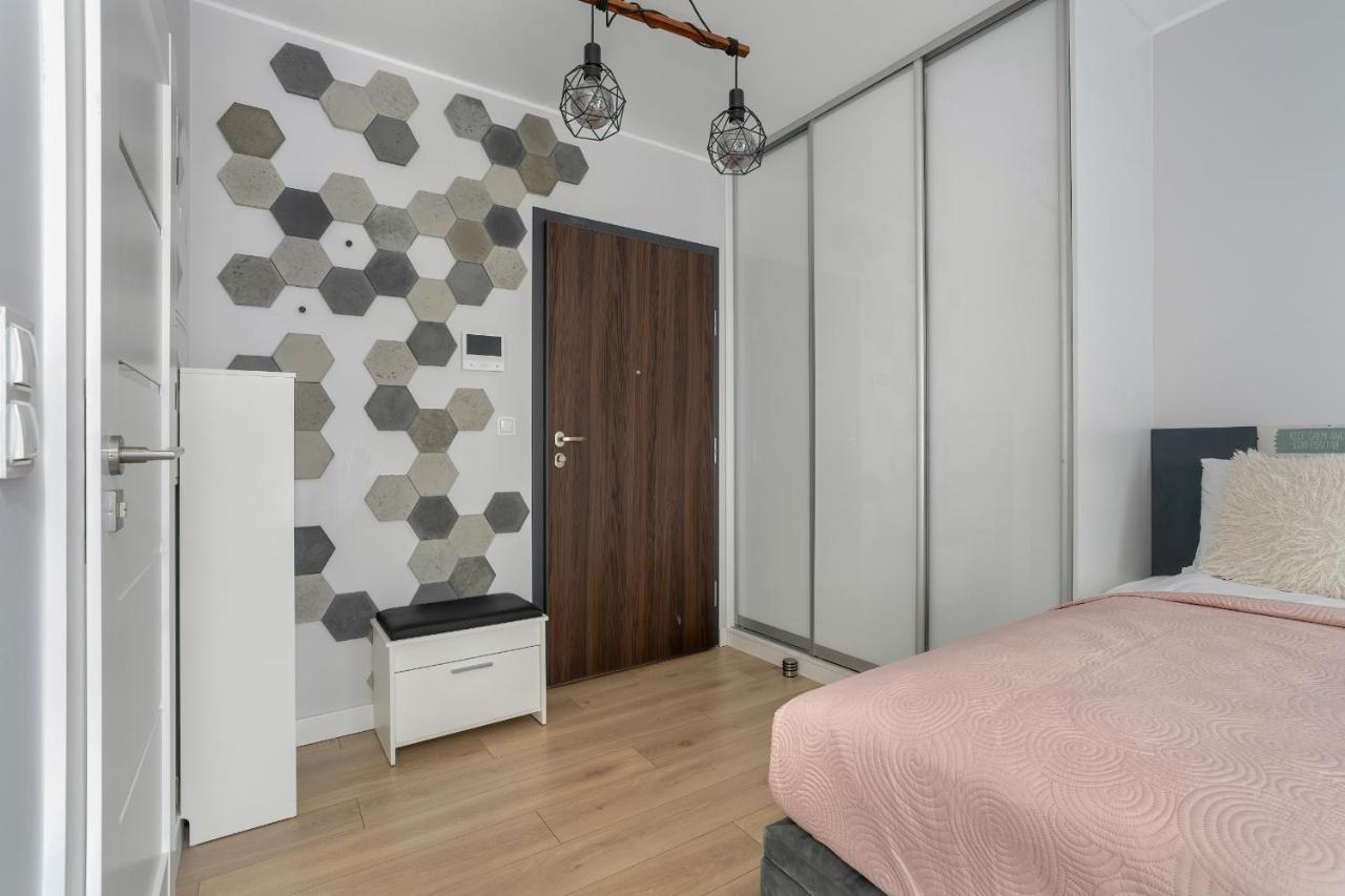 Stylish & Comfy Garbary Apartments With Parking By Noclegi Renters Poznań Buitenkant foto