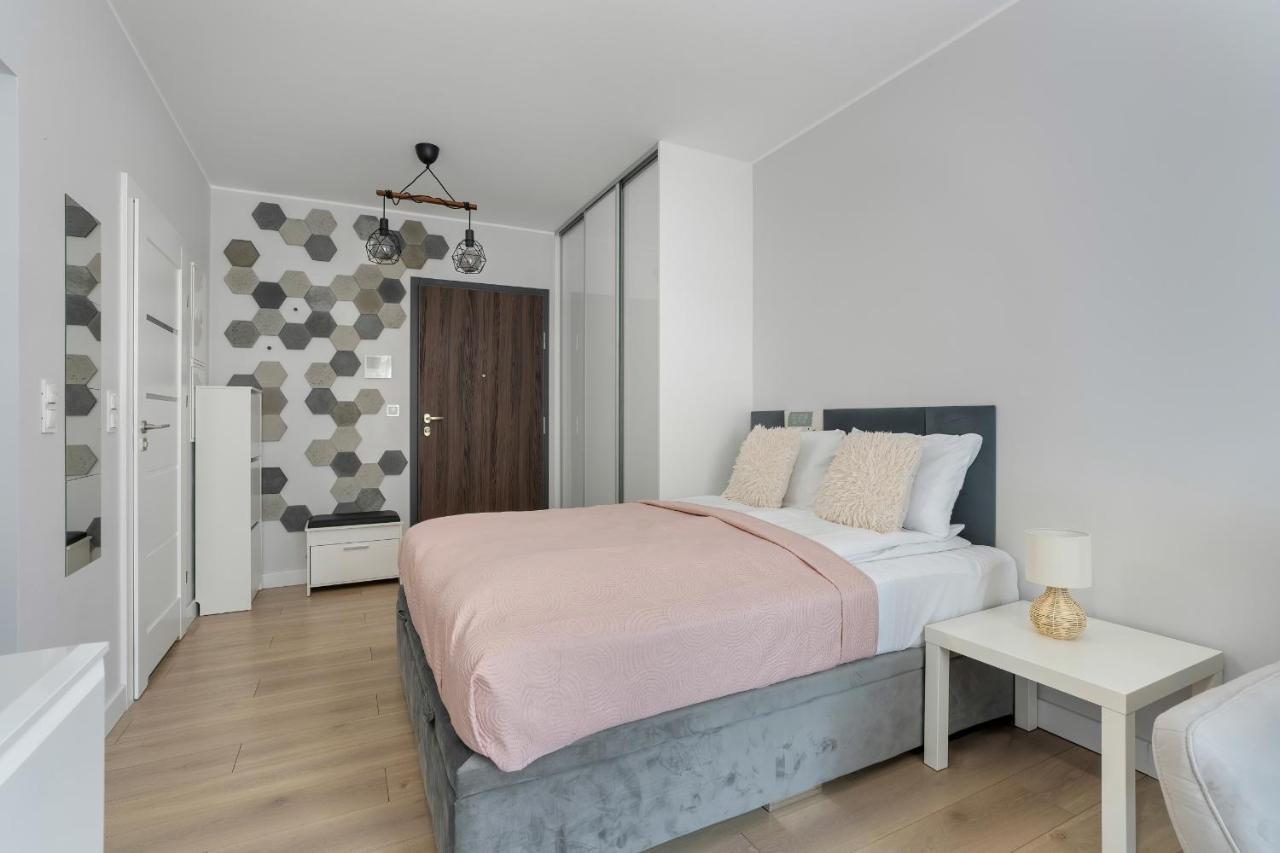 Stylish & Comfy Garbary Apartments With Parking By Noclegi Renters Poznań Buitenkant foto
