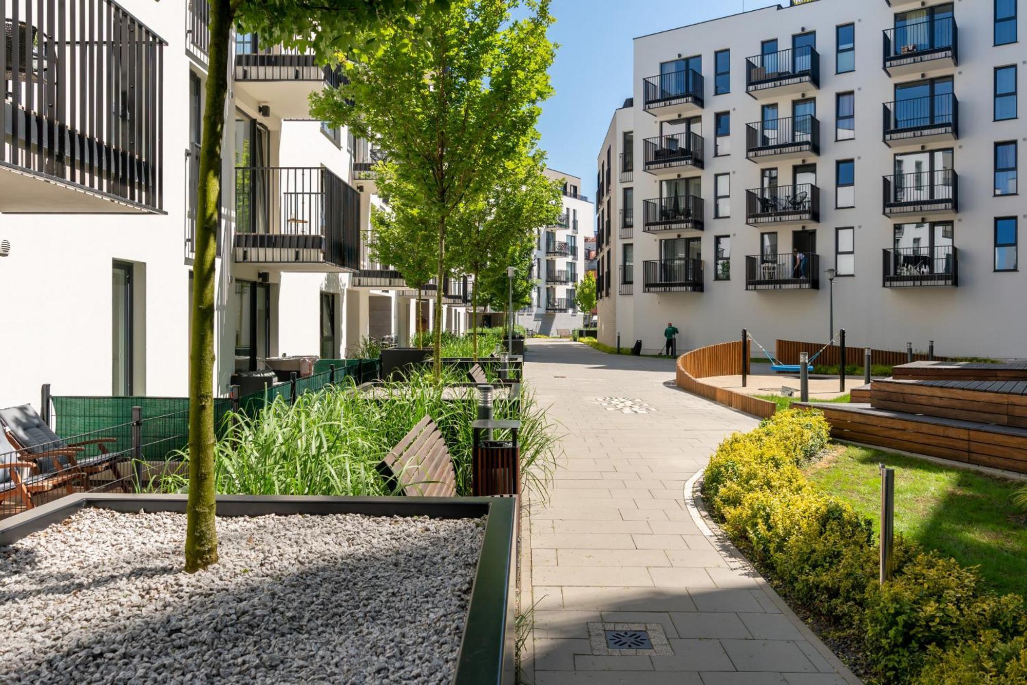 Stylish & Comfy Garbary Apartments With Parking By Noclegi Renters Poznań Buitenkant foto