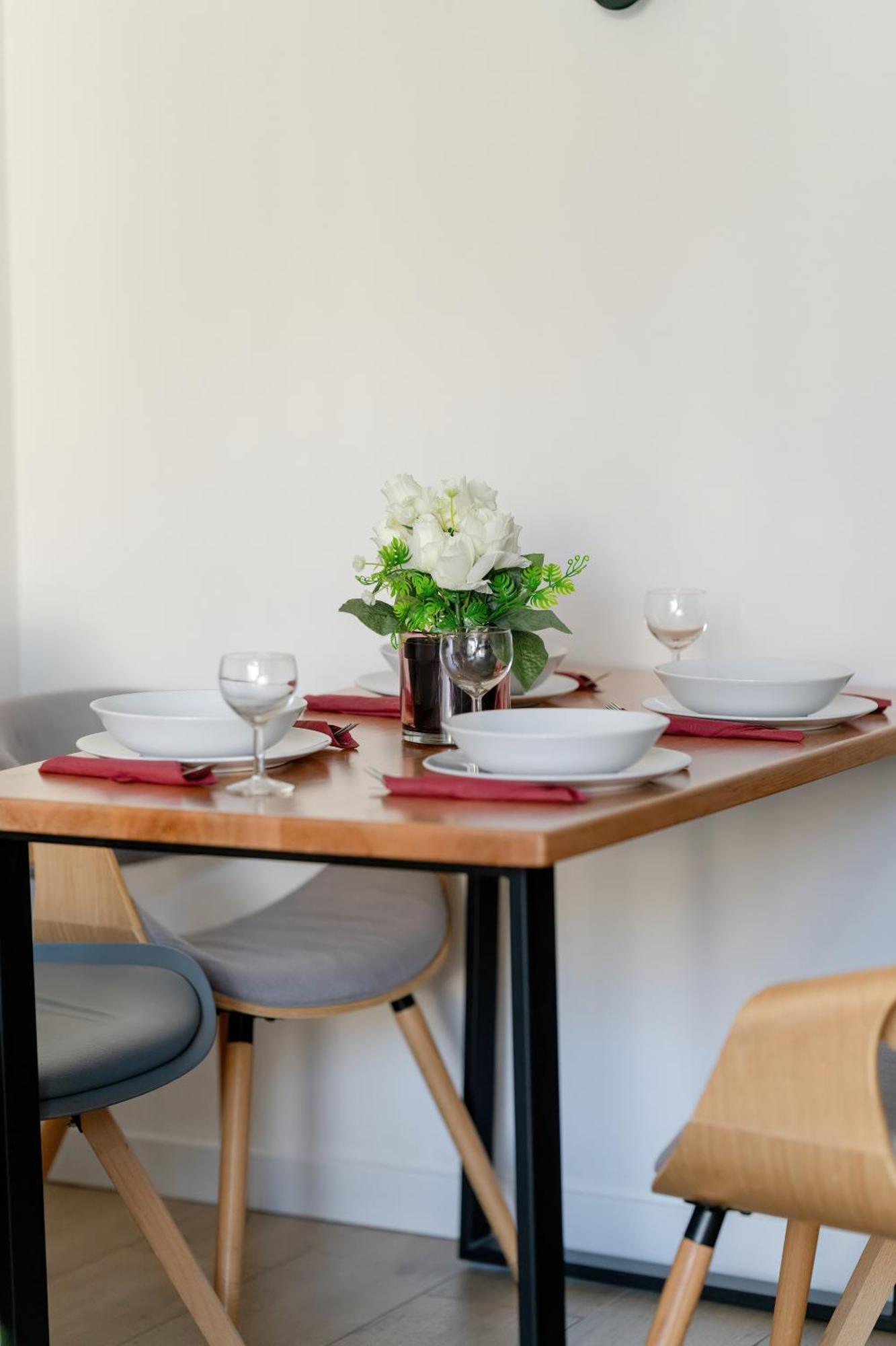 Stylish & Comfy Garbary Apartments With Parking By Noclegi Renters Poznań Buitenkant foto